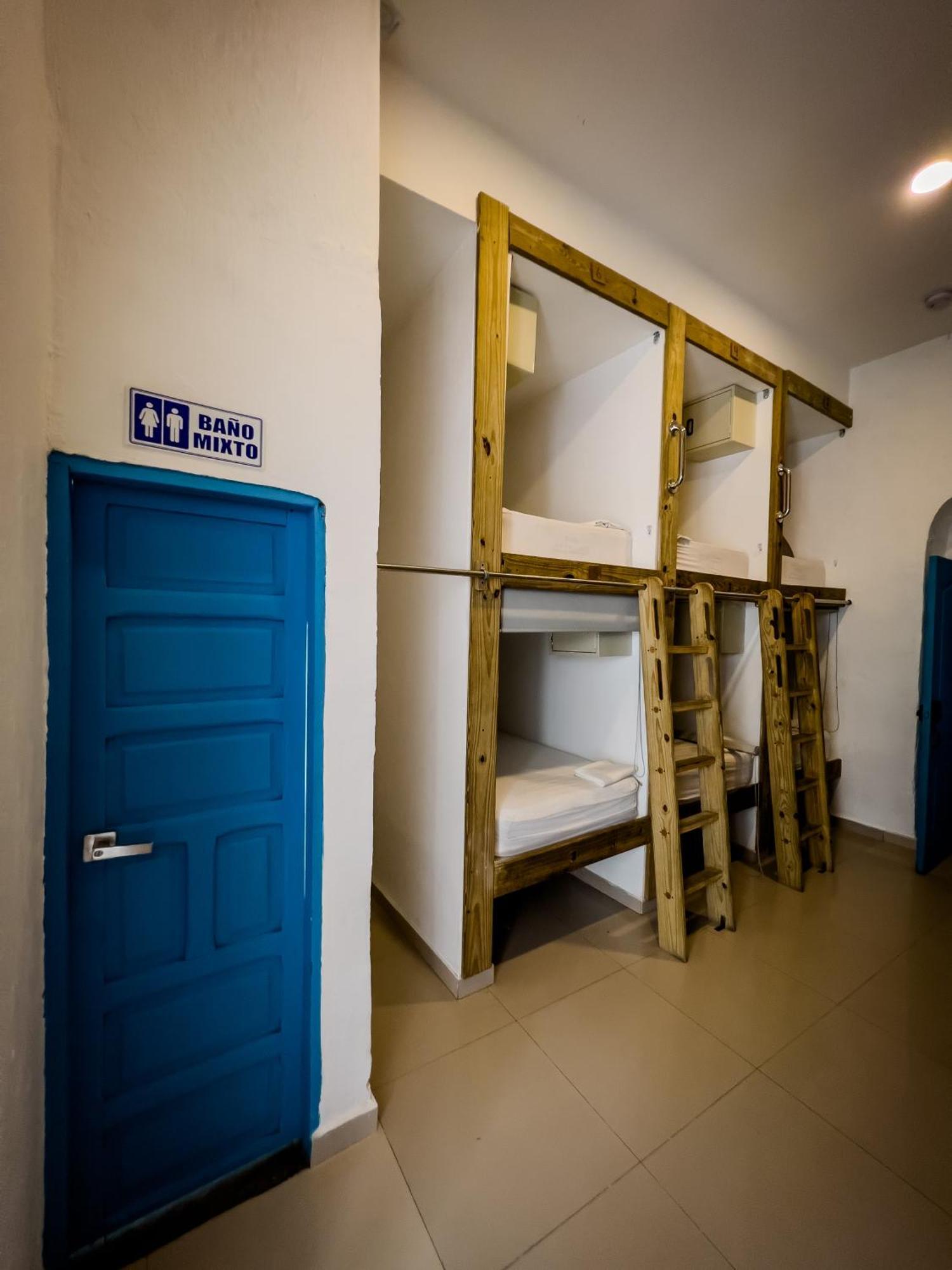 The Blue House Hostel Санта Марта Екстериор снимка