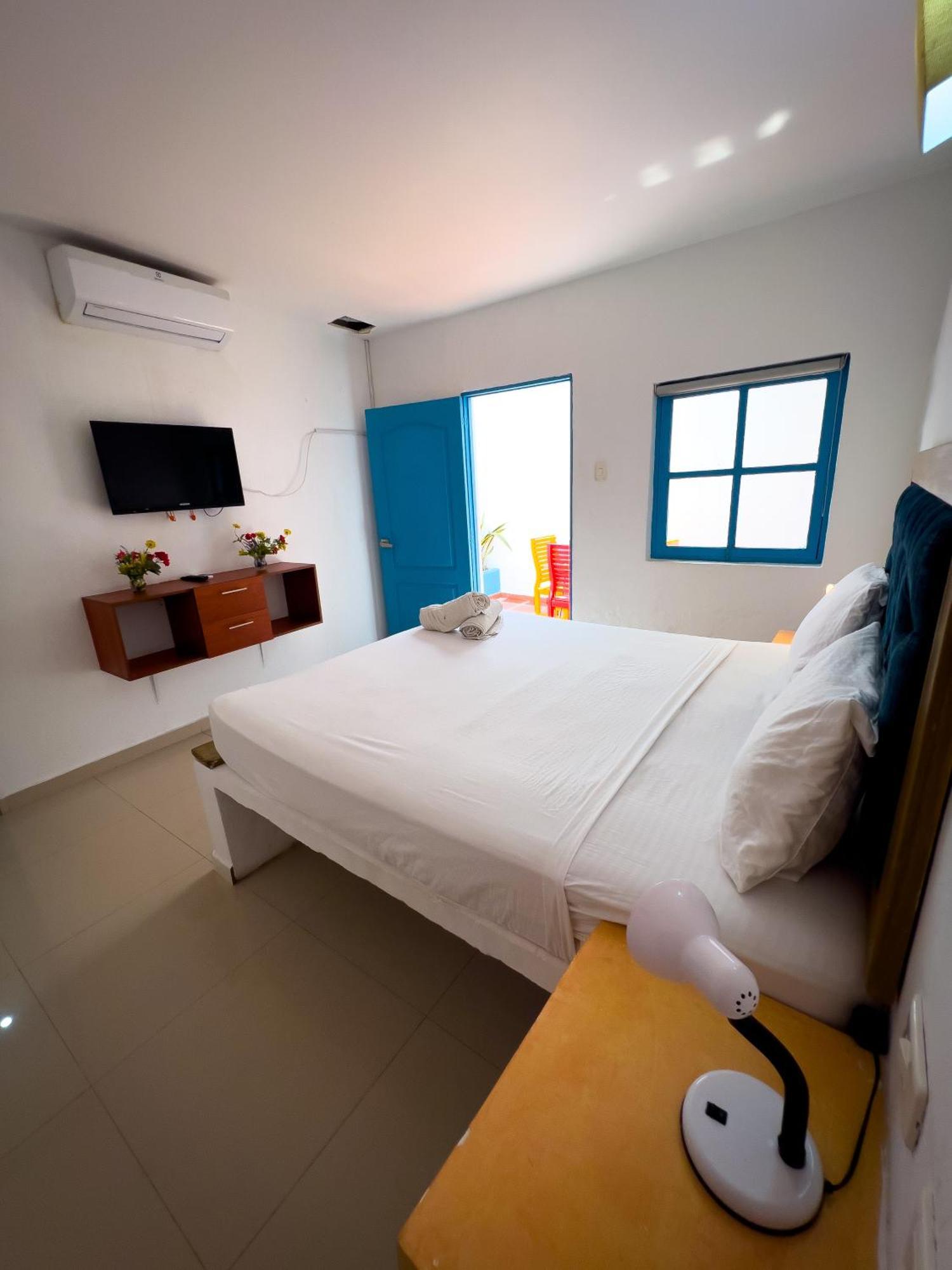 The Blue House Hostel Санта Марта Екстериор снимка