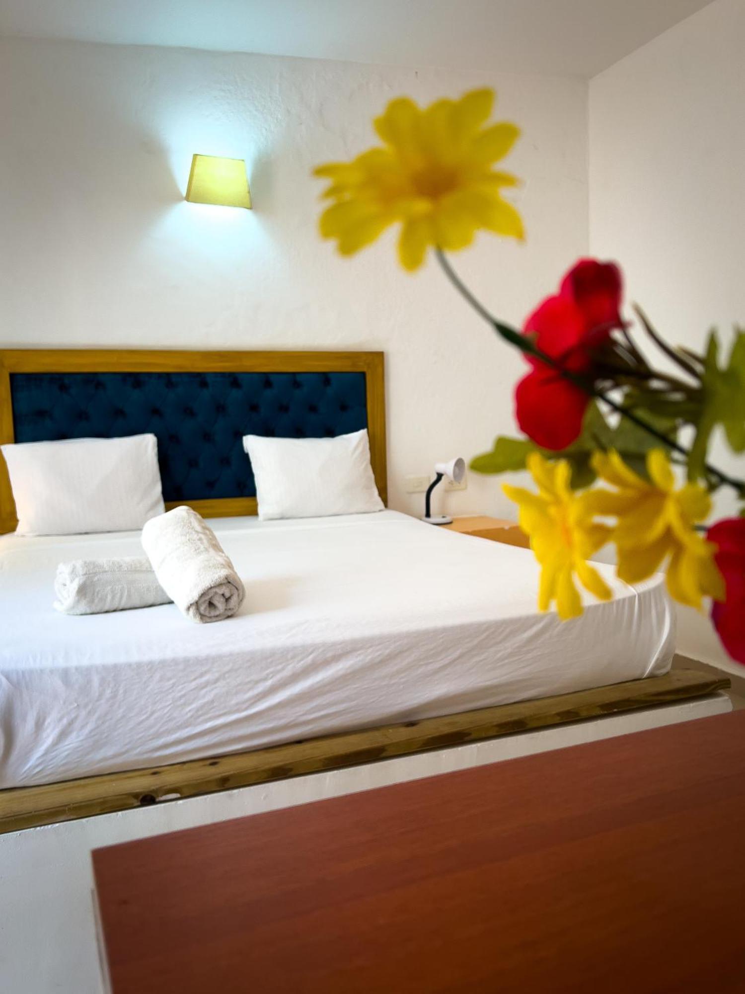 The Blue House Hostel Санта Марта Екстериор снимка